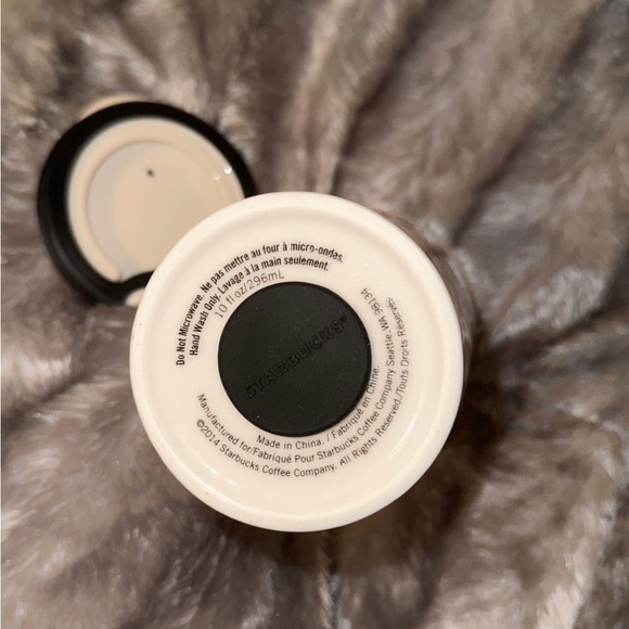 Starbucks 2014 Gold Polka Dot - Picture 4 of 5